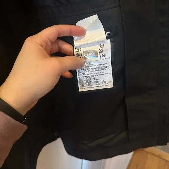 Men's Canada Goose Jacket - Picture 7 of 10